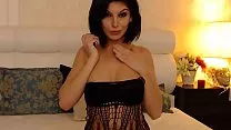 هذه المراه جميله واستمني