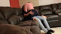 التقى هذا الصبي بواحد من أفقر الفتيات في العالم