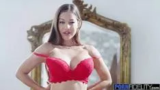 ينزل قلب أنجليكا ورجل أسود يضع قضيبه فيها