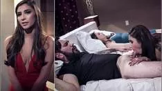يعض لسانه فقط عندما يعتقد أنه سيمارس الجنس مع شريكين
