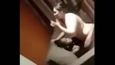 Negru cu pula foarte Lunga saruta sfarcurile unei tinere inainte sa o futa