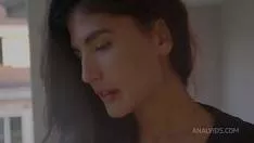 بعد تمارين اللياقة البدنية، تحب هذه الشابة أن تصفعه على وجهه